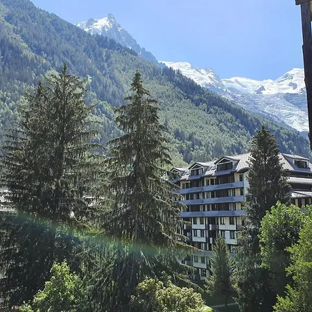 32m With Balcony View On The Mountain