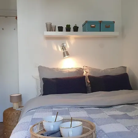32m With Balcony View On The Mountain Apartment